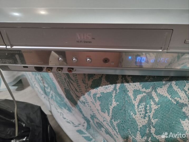 Видеодвойка DVD + VHS BBK