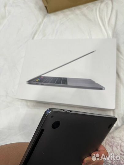 Macbook pro 13-inch 2019