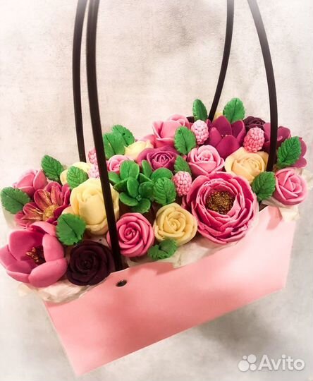 Букеты из шоколадных роз на 8 марта