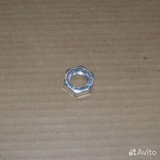 Гайка М 18*1,5 (Н 8 S27) уплотнения тройника, бол