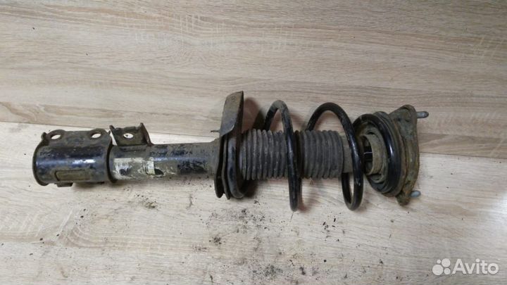 Стойка левая Киа Сид Ceed 1