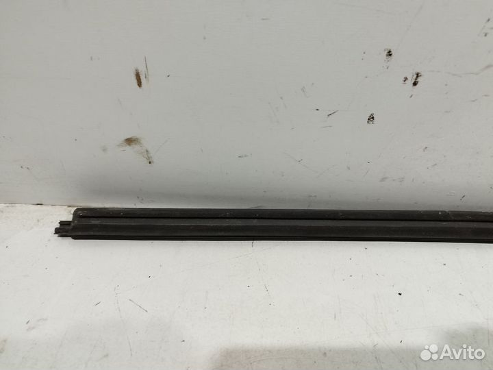 Накладка стекла переднего левого Solaris 2010-2017