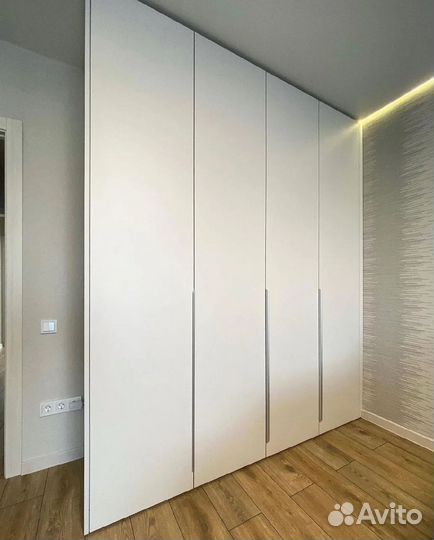 Шкаф распашной с фрезеровкой