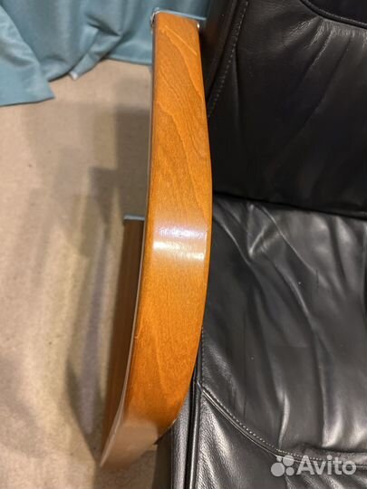 Офисное кожаное кресло