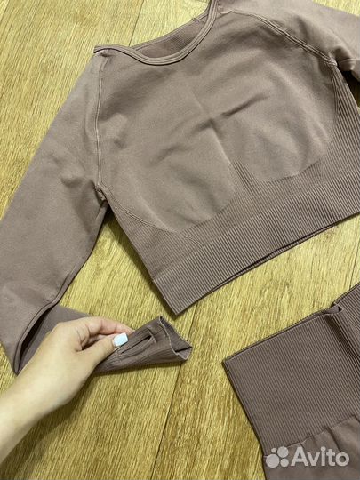 Спортивный костюм женский