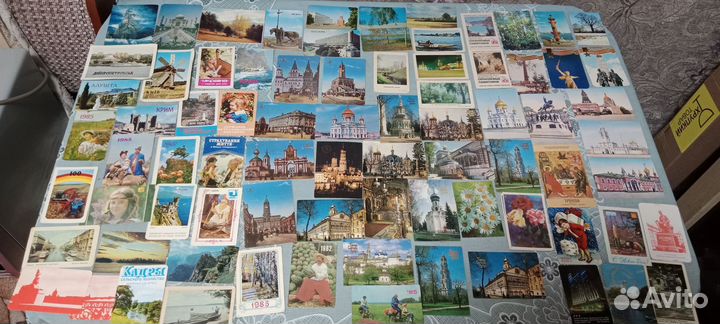 Карманные календарики разные много