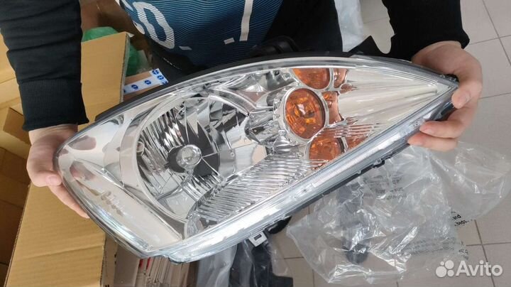 Фара правая Mitsubishi lancer 9 электро корректор
