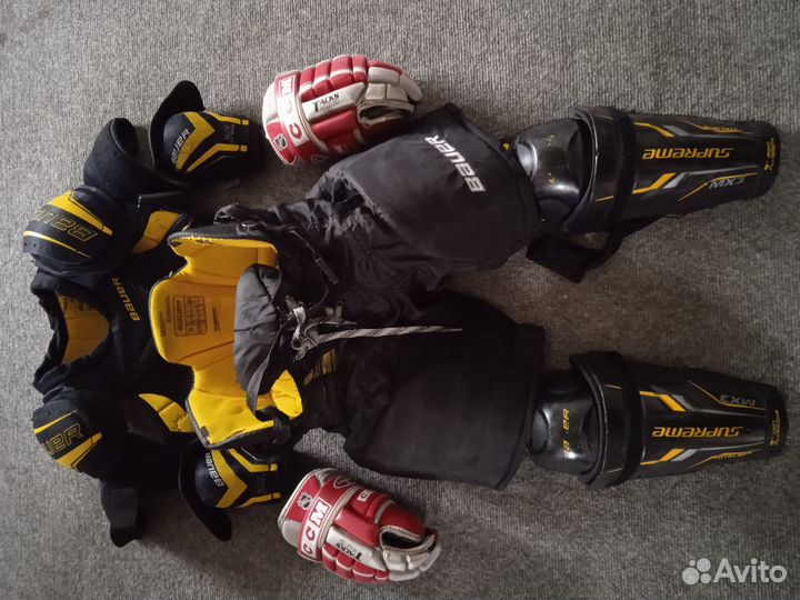 Хоккейная форма, Нагрудник, Щитки, Шорты, Краги