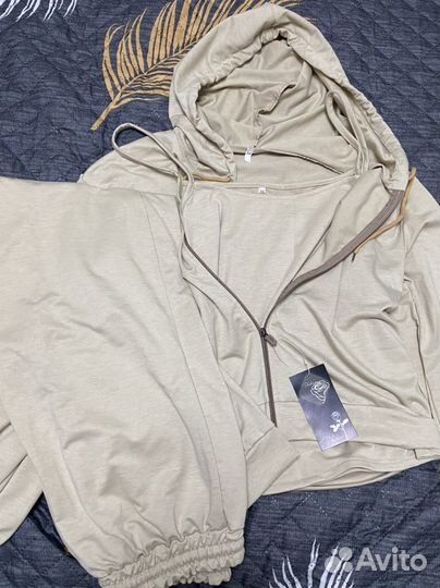 Спортивный костюм женский