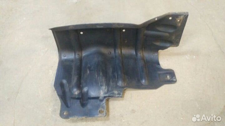 Пыльник двигателя правый Chevrolet Lanos A15SMS