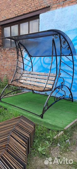 Качели с элементами ковки