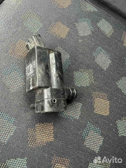 Моторчик бачка омывателя toyota