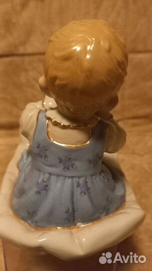 Фарфоровая статуэтка