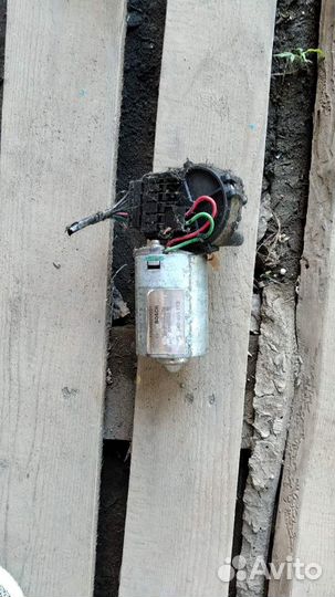 Мотор стеклоочистителя на Поинтер