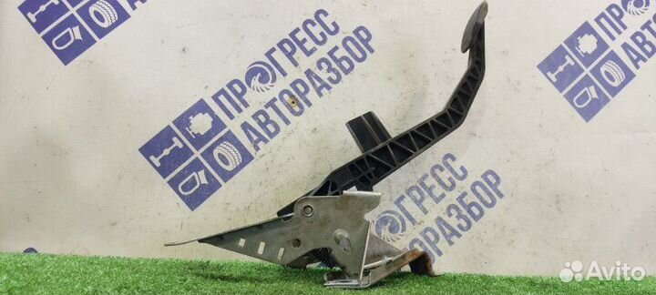 Педаль сцепления Ford Focus 2 хэтчбек 1.8 qqdb