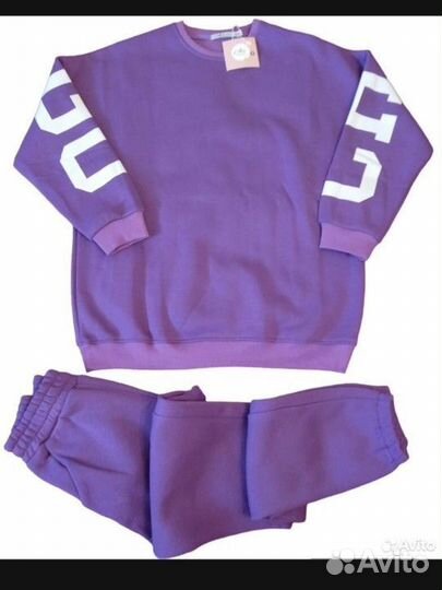 Женский спортивный костюм