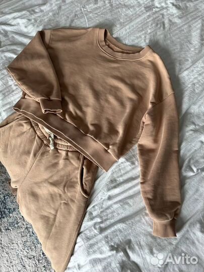 Спортивный костюм женский