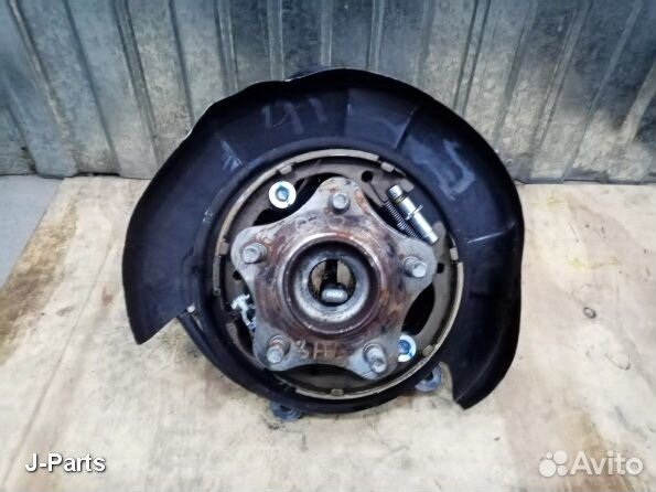 Кулак задний правый Infiniti Q50 Инфинити ку50