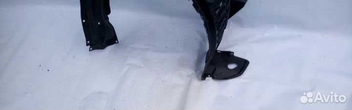 Lexus LX570 подкрылок передний правый