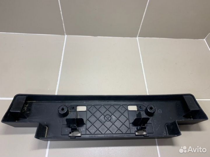 Площадка номерного знака Toyota Land Cruiser 200