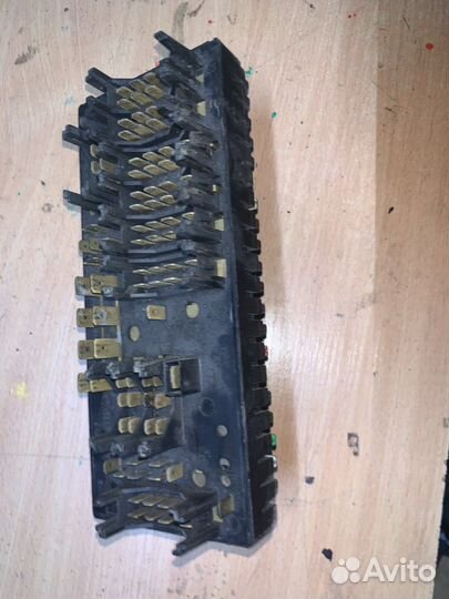 Блок предохранителей 80/90 B4 1991-1995