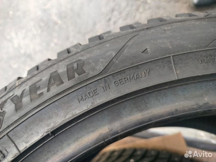 Goodyear UltraGrip Arctic 2 SUV 265/55 R19 113T