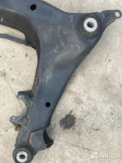 Подрамник передний 4B0399313CT