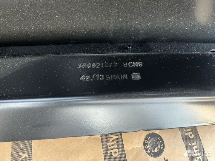 Крыло переднее правое seat Leon 3