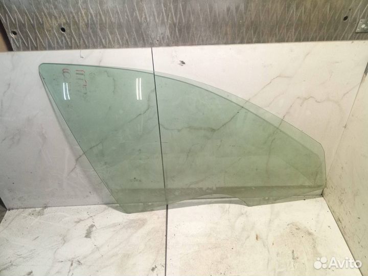 Стекло двери передней правой Skoda Octavia