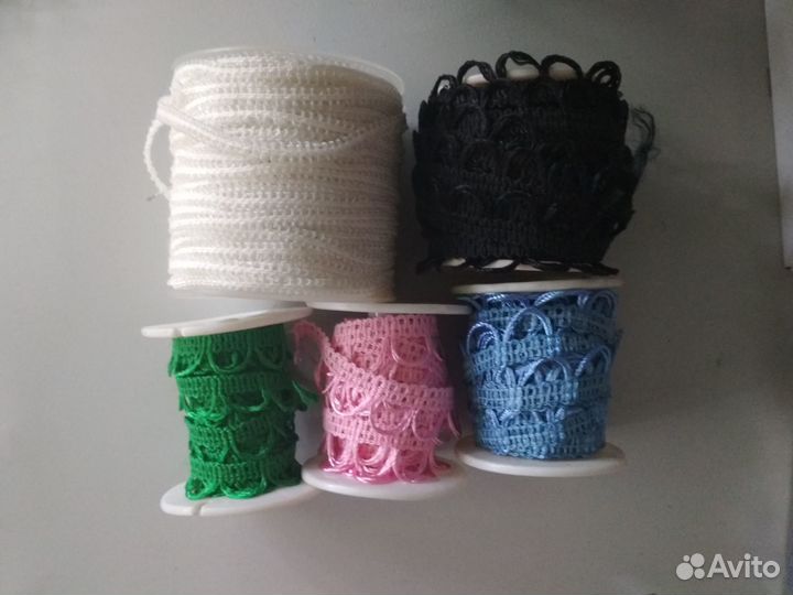 Швейная фурнитура.(нитки.молнии.иголки. и т.д)