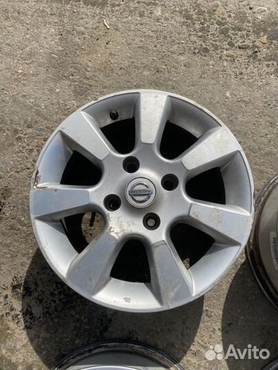 Литые диски r15 на Nissan tiida