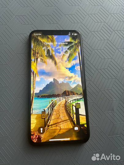 iPhone Xs, 64 ГБ