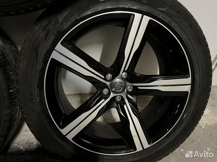 Комплект оригинальных колес R20 R-design XC90 2018