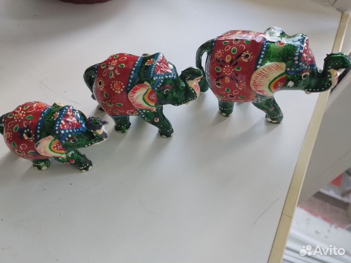 Фигурки слонов