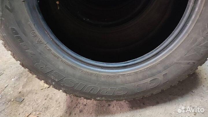 Bridgestone Ice Cruiser 7000 235/65 R17 108T