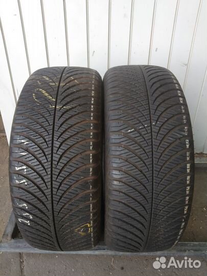 Goodyear Vector 4Seasons Gen-2 235/55 R17