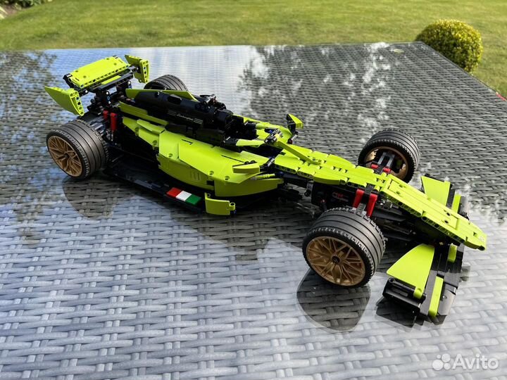Lego Technic 42115 Lamborghini F1