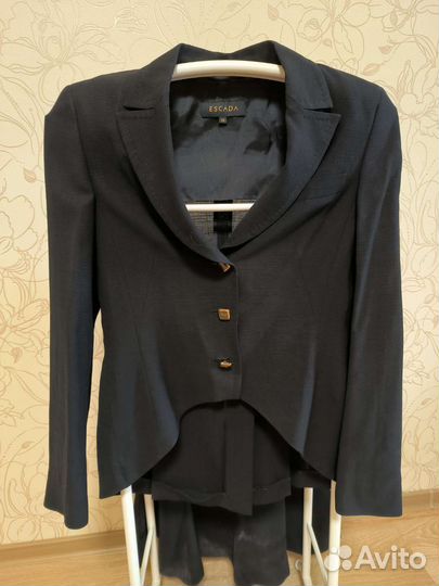 Костюм пиджак юбка Escada