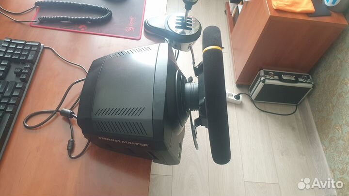 ThrustMaster руль, педали, коробка передач