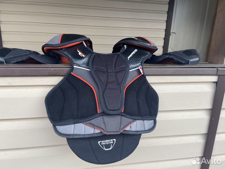 Нагрудник хоккейный eagle