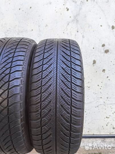Goodyear UltraGrip Performance 225/55 R17 97H