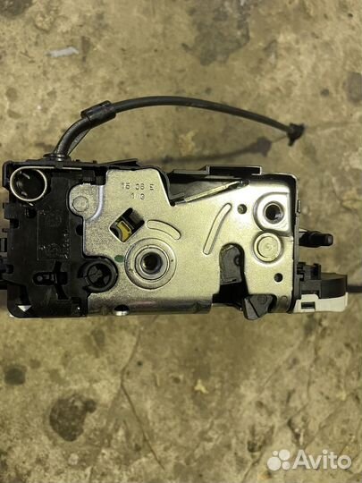 Замок передней левой двери peugeot 207