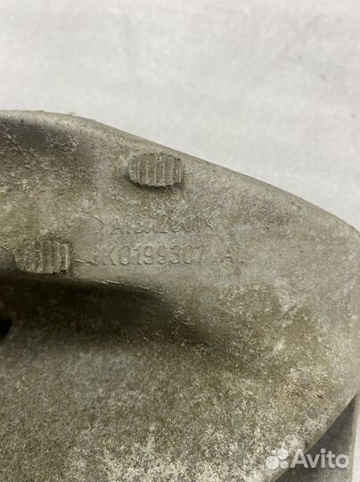 Кронштейн опоры двигателя левая Ауди А4 Б8 8К 2.0