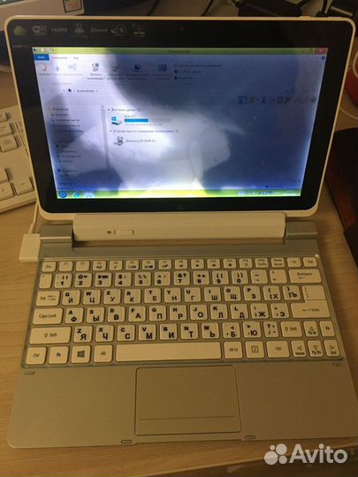 Планшет Acer с клавиатурой Windows