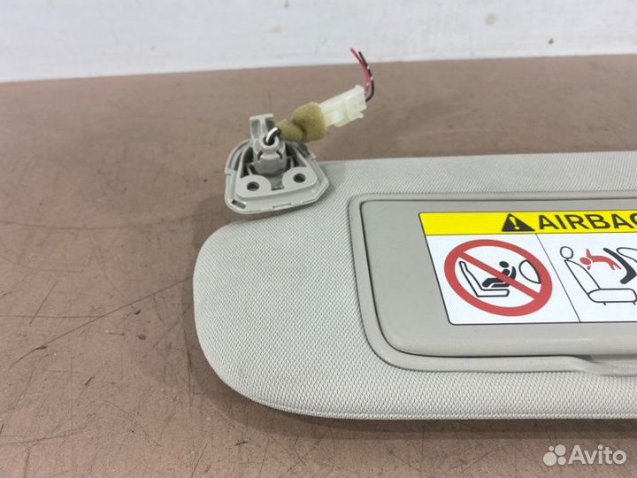 Солнцезащитный козырёк левый Infiniti Q50 V37 2.0T