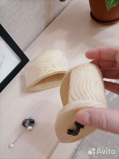 Деревянная шкатулка