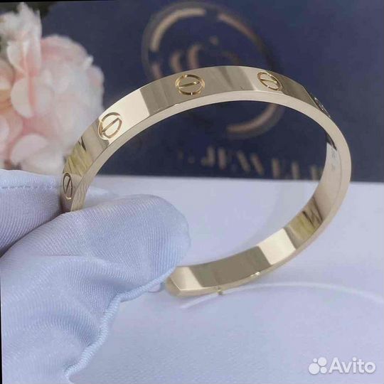 Золотой браслет Cartier Love