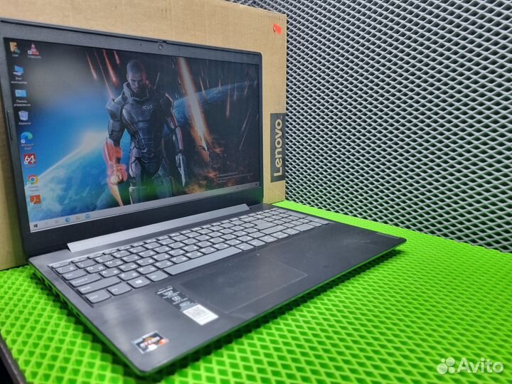 Ноутбук Lenovo Ryzen 3/4/SSD/Vega 3