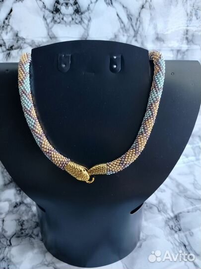 Колье из бисера