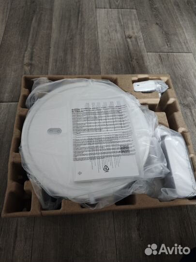 Робот пылесос Xiaomi Robot Vacuum E10. Новый. Цвет